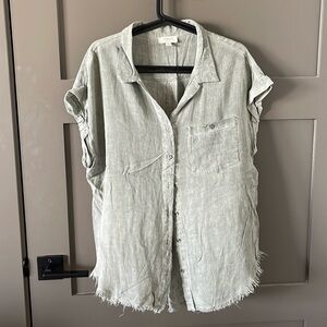 UMGEE Sage Green Short Sleeved Top with Ragged Edge Hem - Sz Medium
